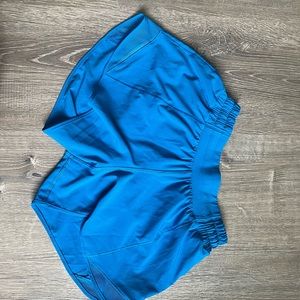 Lulu lemon hotty hot short 4 inch size 4 poolside